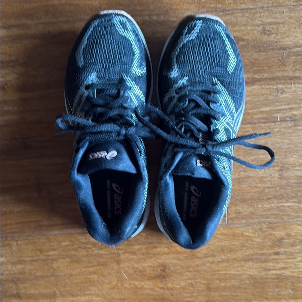 ASICS Black and pink Athletic Sneakers EUC